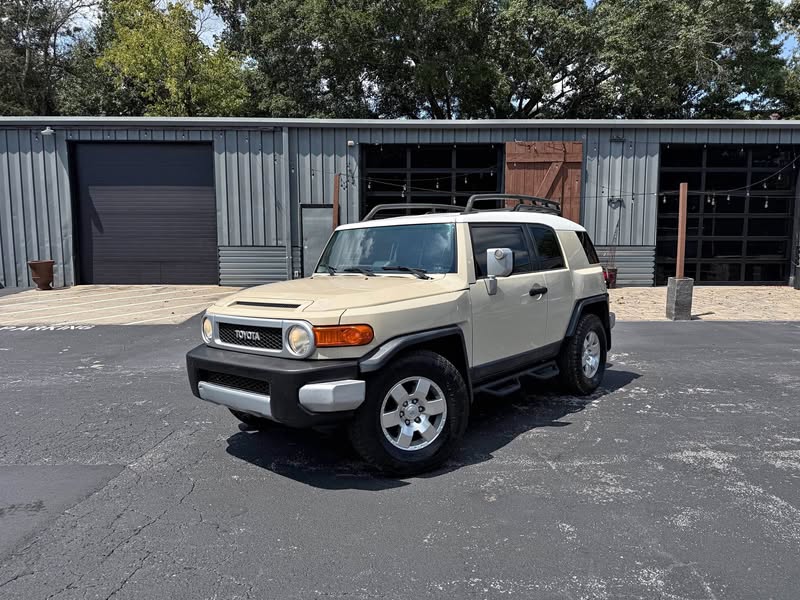 2008 Toyota FJ Cruiser - Sport Utility 2D