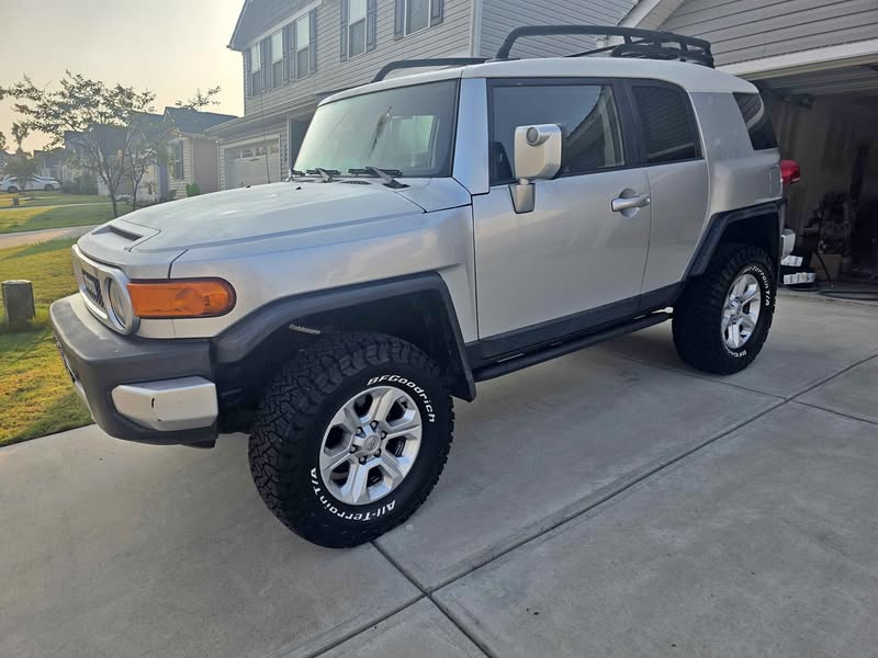 2007 Toyota FJ Cruiser - Sport Utility 2D