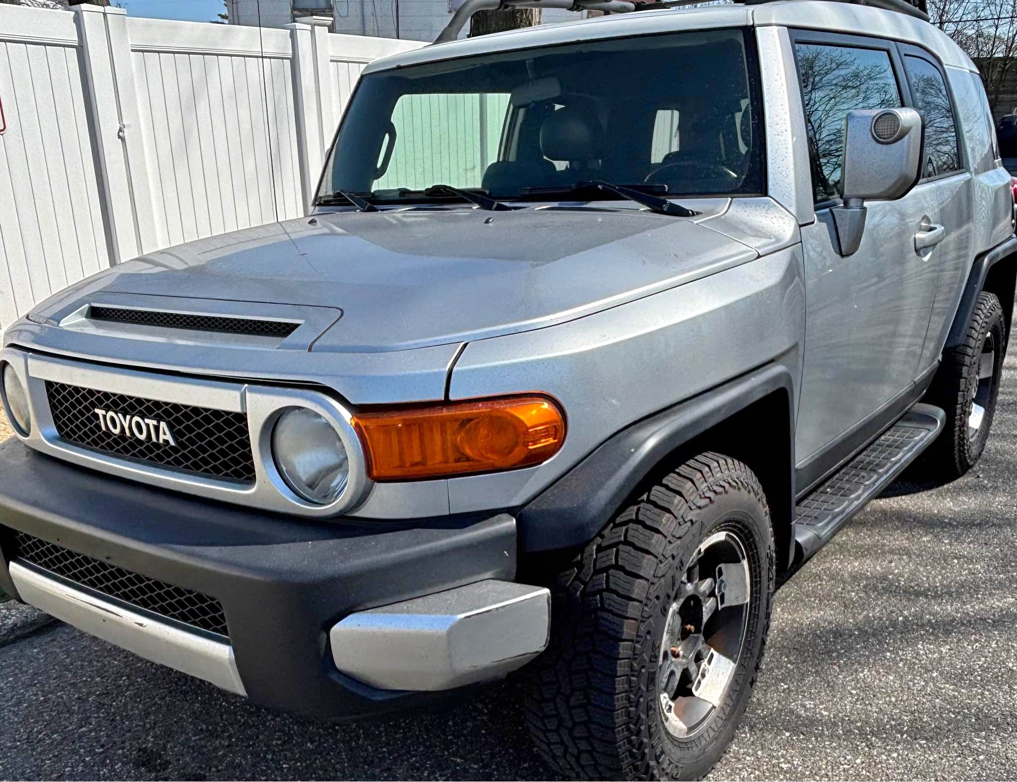 2007 Toyota FJ Cruiser - Sport Utility 2D