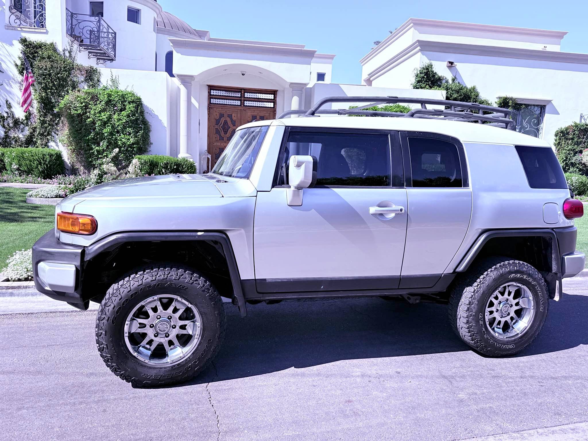 2007 Toyota FJ Cruiser - Sport Utility 2D