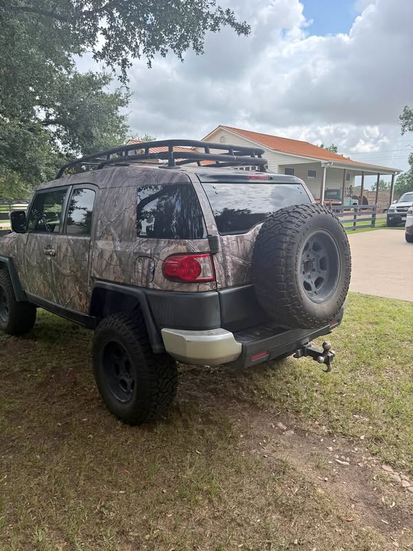 2007 Toyota FJ Cruiser - Sport Utility 2D