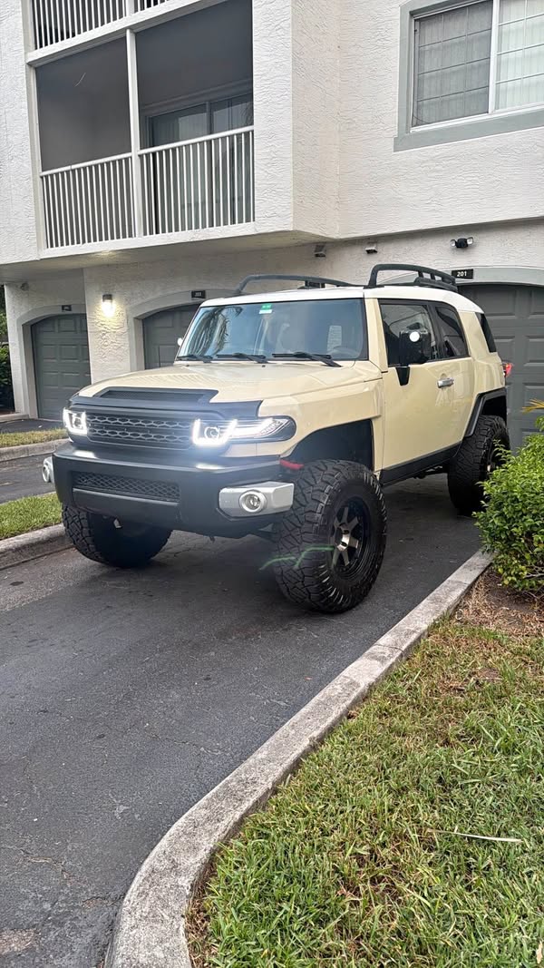 2008 Toyota FJ Cruiser - Sport Utility 2D