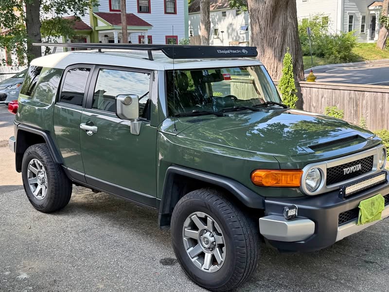 2014 Toyota FJ Cruiser - Sport Utility 2D