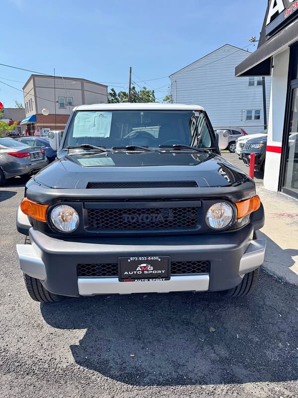 2014 Toyota FJ Cruiser - Sport