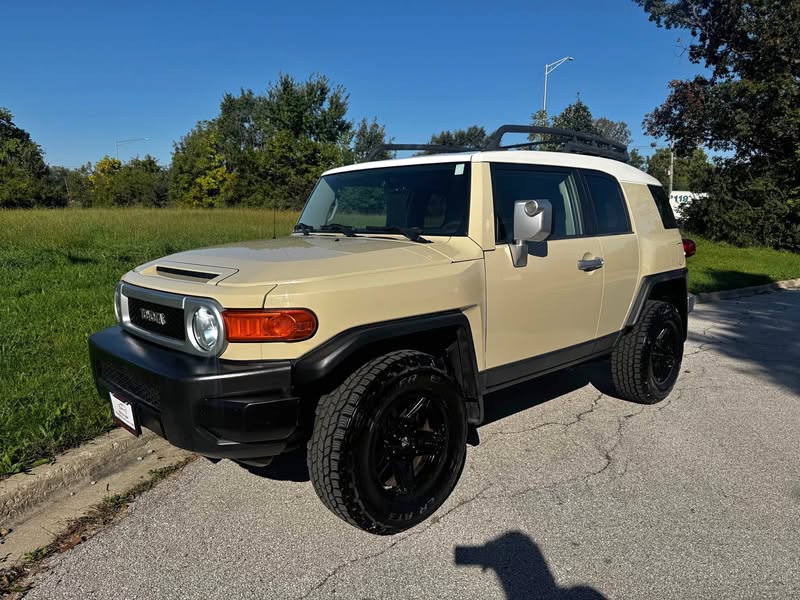 2009 Toyota FJ Cruiser - Sport Utility 2D
