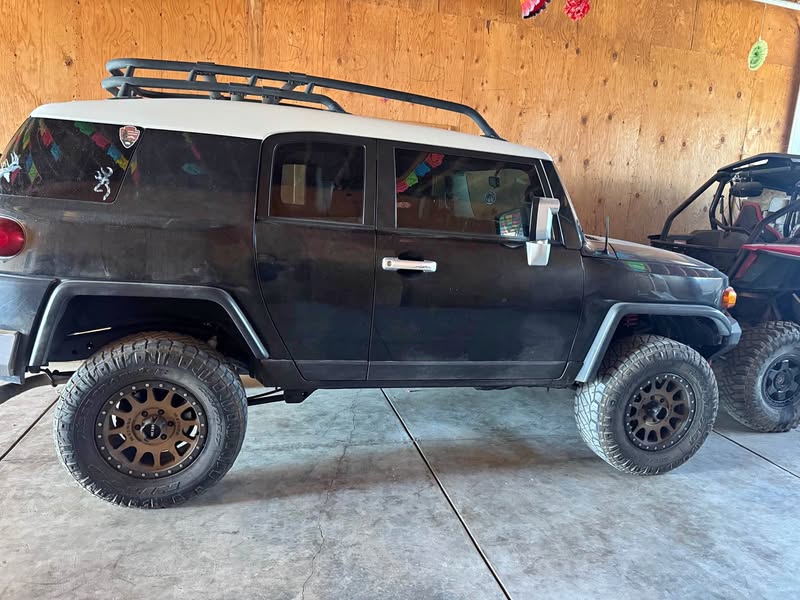 2008 Toyota FJ Cruiser - Sport Utility 2D