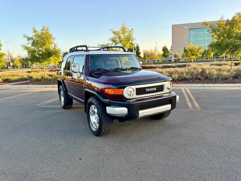 2007 Toyota FJ Cruiser - Sport Utility 2D