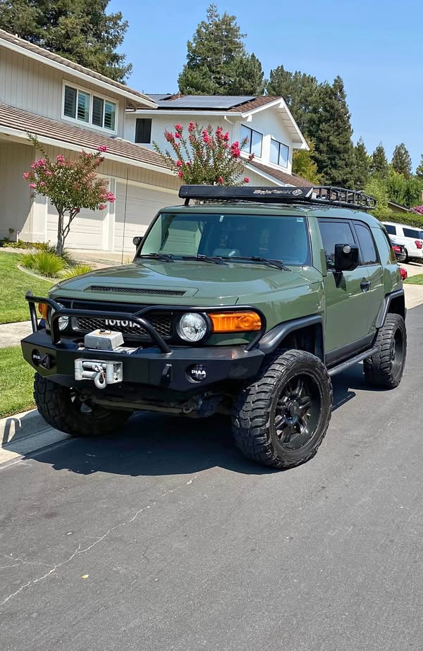 2011 Toyota FJ Cruiser - Trail Teams