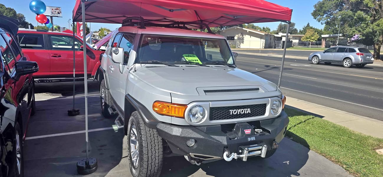 2014 Toyota FJ Cruiser - Sport Utility 2D