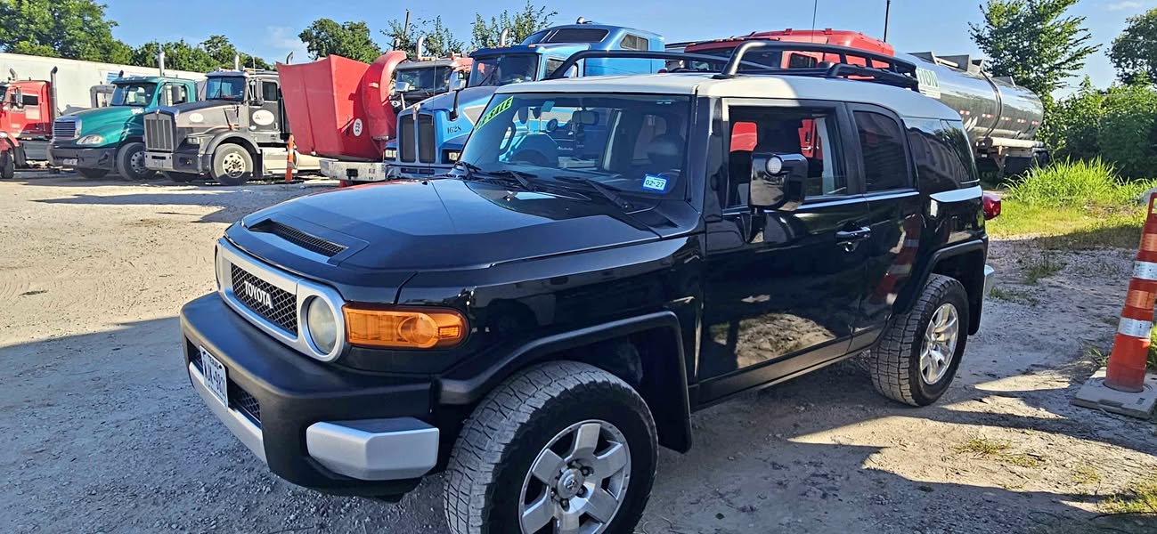 2007 Toyota FJ Cruiser - Sport Utility 2D