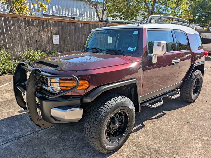 2007 Toyota FJ Cruiser - Sport Utility 2D