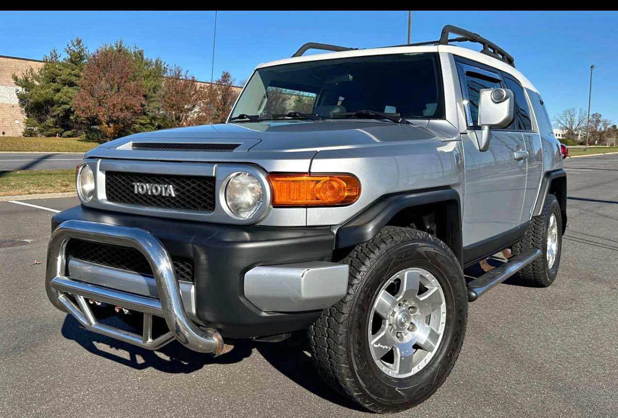 2008 Toyota FJ Cruiser - Sport Utility 2D