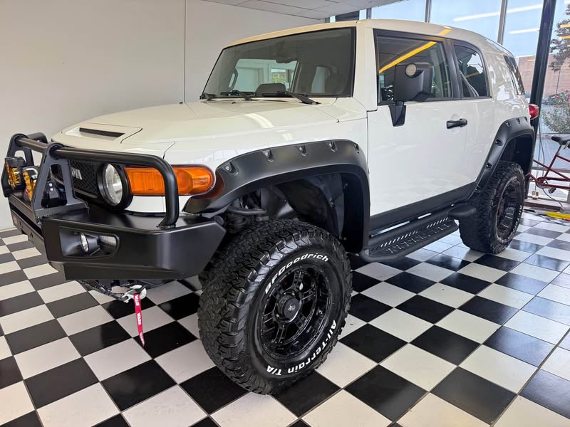 2010 Toyota FJ Cruiser - Sport Utility 2D