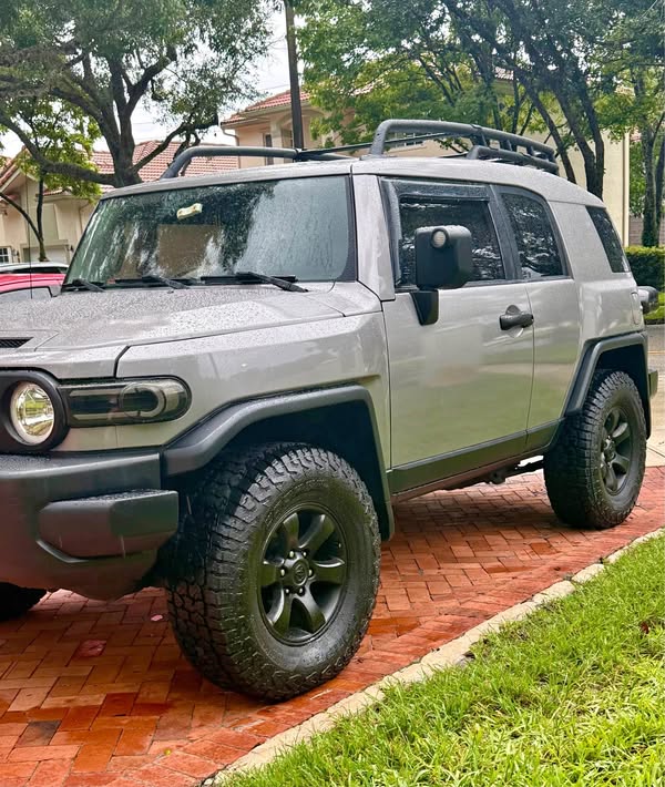 2007 Toyota FJ Cruiser - 4x2