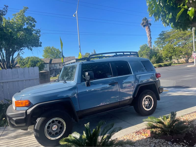 2014 Toyota FJ Cruiser - Sport Utility 2D