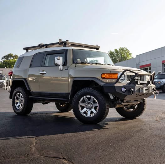 2014 Toyota FJ Cruiser - Sport Utility 2D