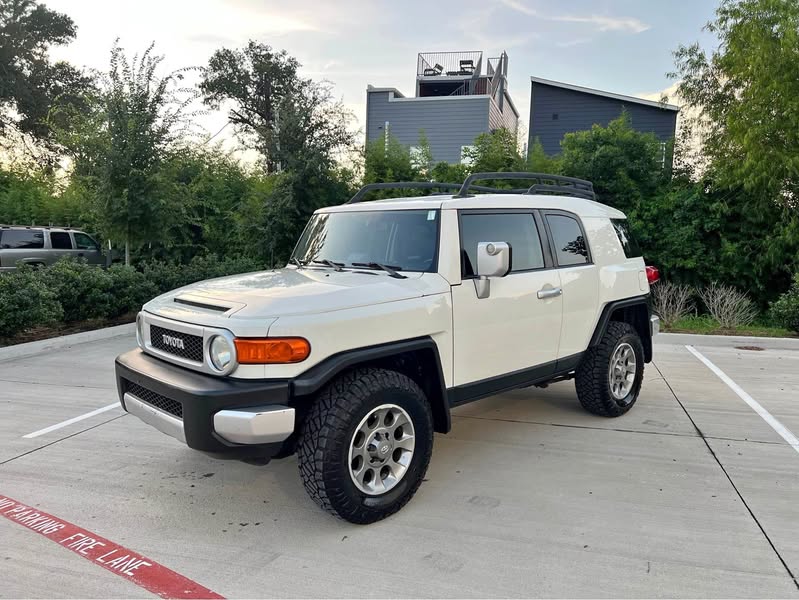 2013 Toyota FJ Cruiser - Sport Utility 2D