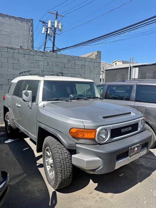 2012 Toyota FJ Cruiser - Sport Utility 2D