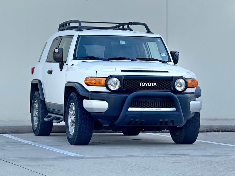 2011 Toyota FJ Cruiser - Sport Utility 2D