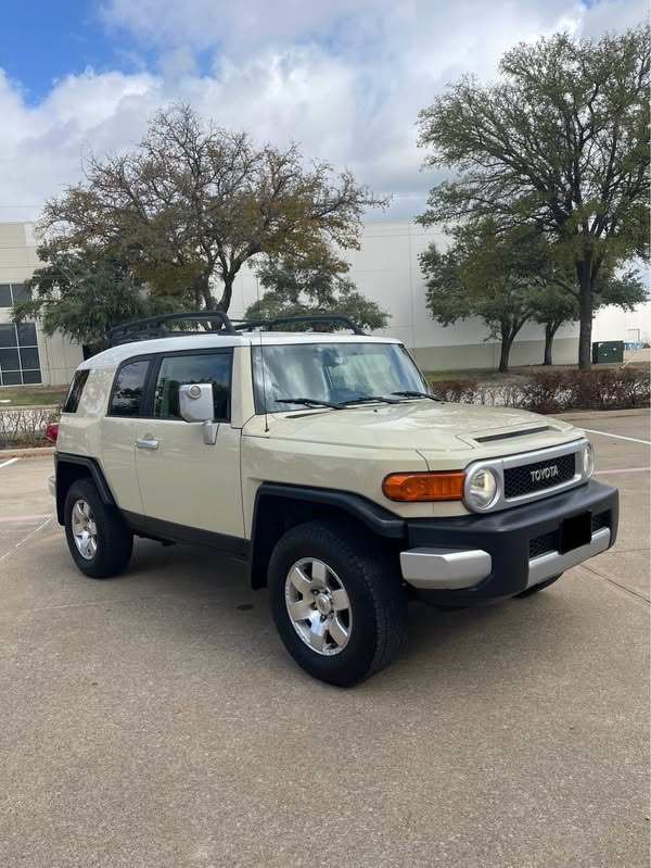 2008 Toyota FJ Cruiser - Sport Utility 2D
