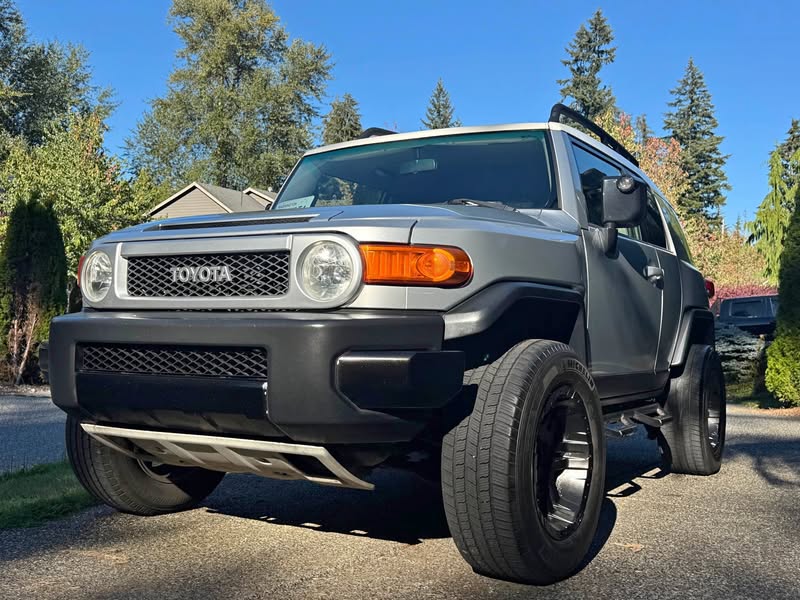 2007 Toyota FJ Cruiser - Sport Utility 2D