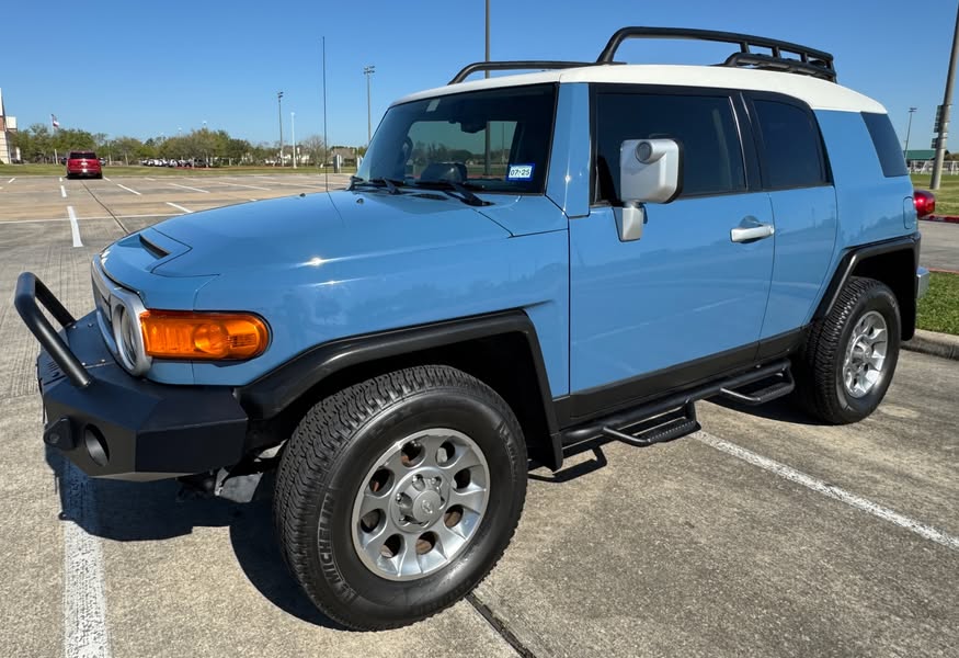 2013 Toyota FJ Cruiser Sport Utility 2D