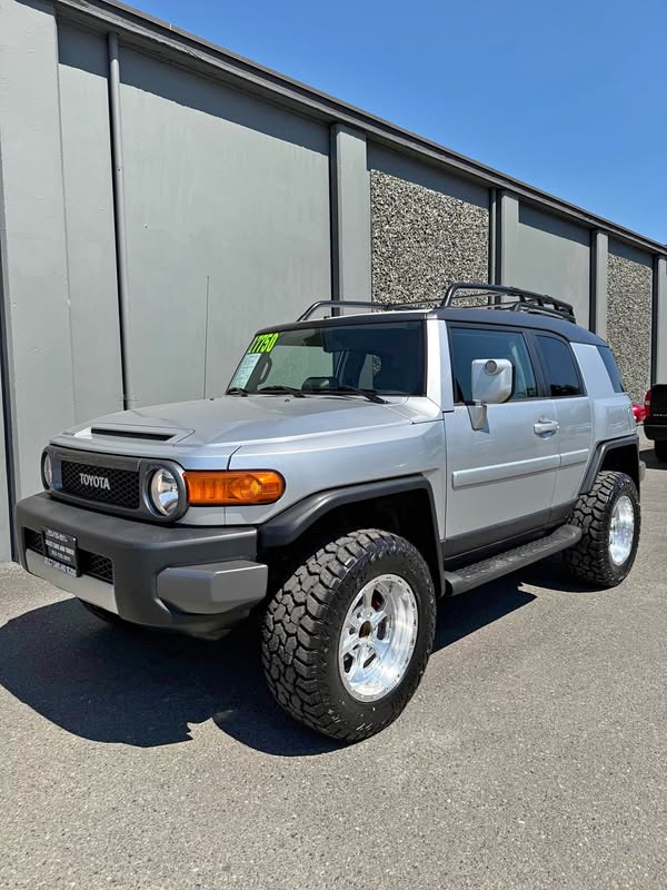 2007 Toyota FJ Cruiser - Sport Utility 2D