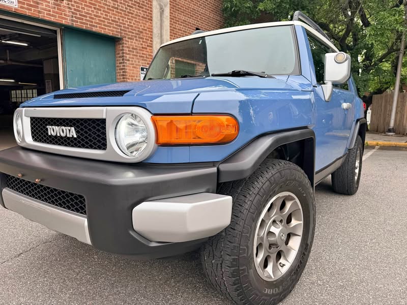 2011 Toyota FJ CRUISER\u203c\ufe0fSOLID FRAME\u203c\ufe0f4x4