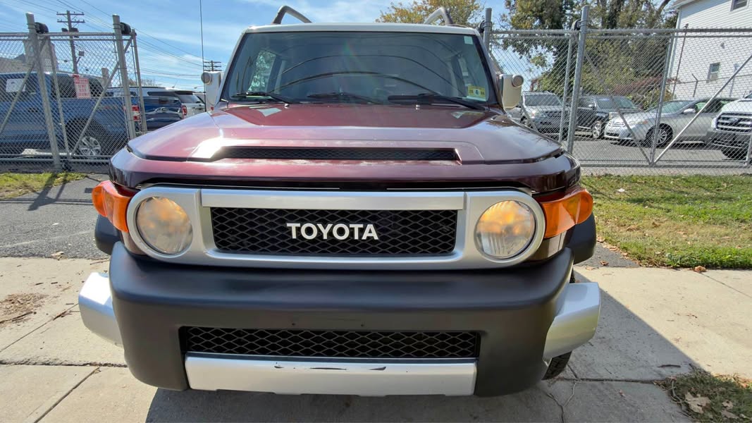 2007 Toyota FJ Cruiser - Sport Utility 2D