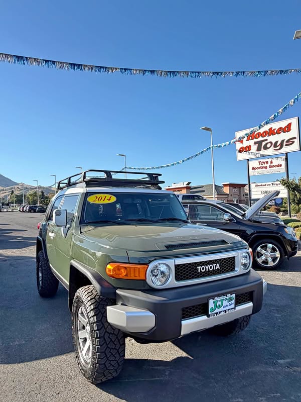 2014 Toyota FJ Cruiser - Sport Utility 2D