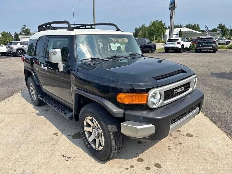 2014 Toyota FJ Cruiser - Sport Utility 2D