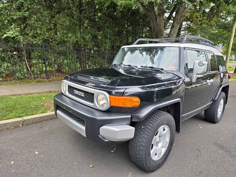 2007 Toyota FJ Cruiser - Sport Utility 2D