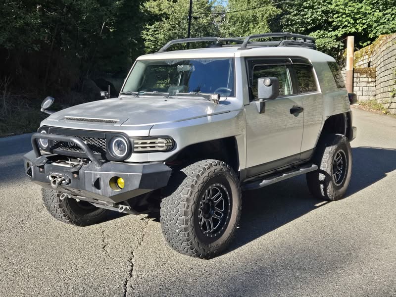 2007 Toyota FJ Cruiser - Sport Utility 2D