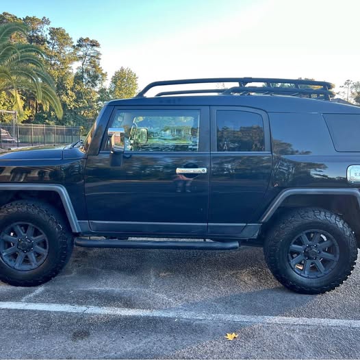 2007 Toyota FJ Cruiser - Sport Utility 2D