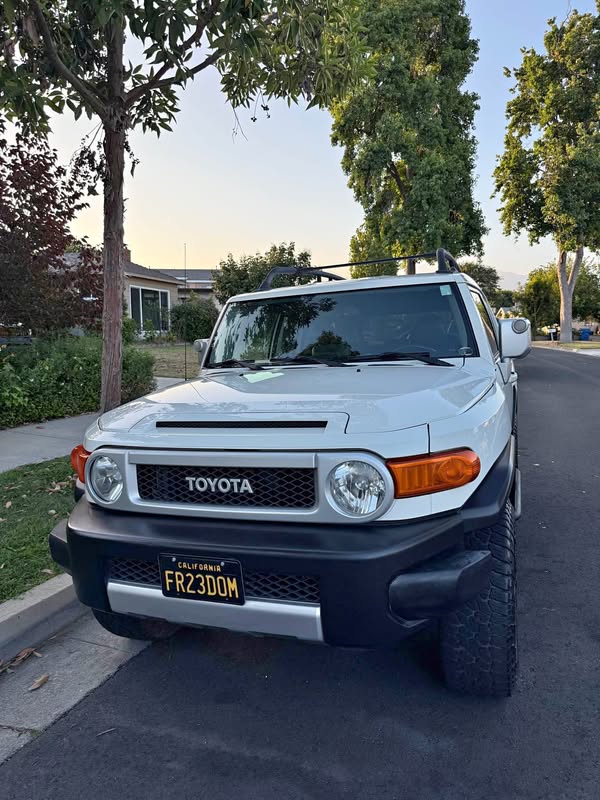 2010 Toyota FJ Cruiser - Sport Utility 2D