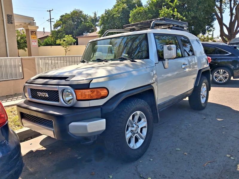 2007 Toyota FJ Cruiser - Sport Utility 2D