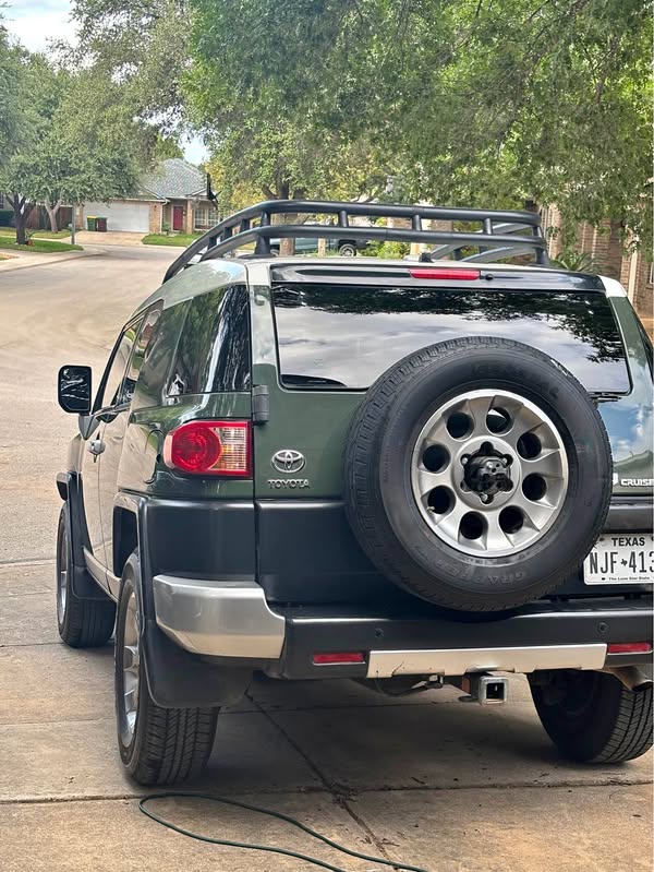 2011 Toyota FJ Cruiser - Sport Utility 2D