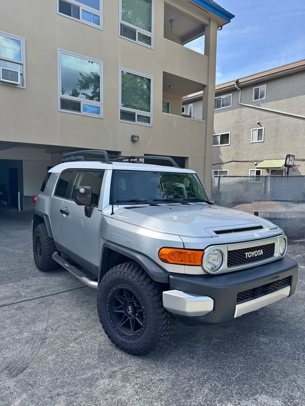 2007 Toyota FJ Cruiser - Sport Utility 2D