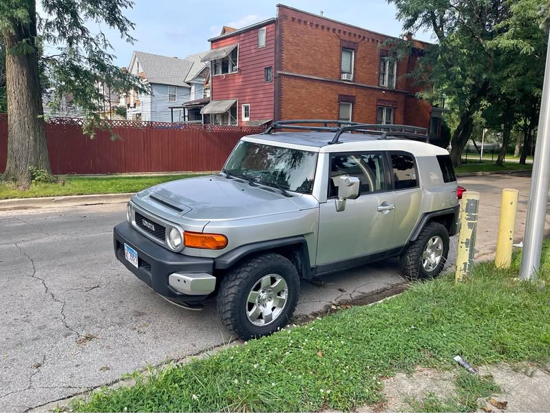 2007 Toyota FJ Cruiser - Sport Utility 2D