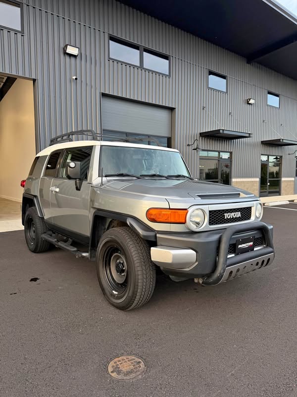 2011 Toyota FJ Cruiser - Sport Utility 2D