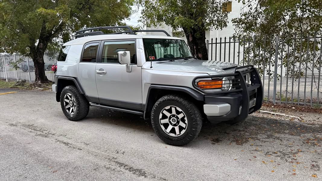 2007 Toyota FJ Cruiser - Sport Utility 2D