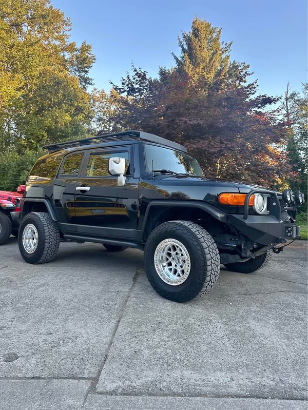 2007 Toyota FJ Cruiser - Sport Utility 2D