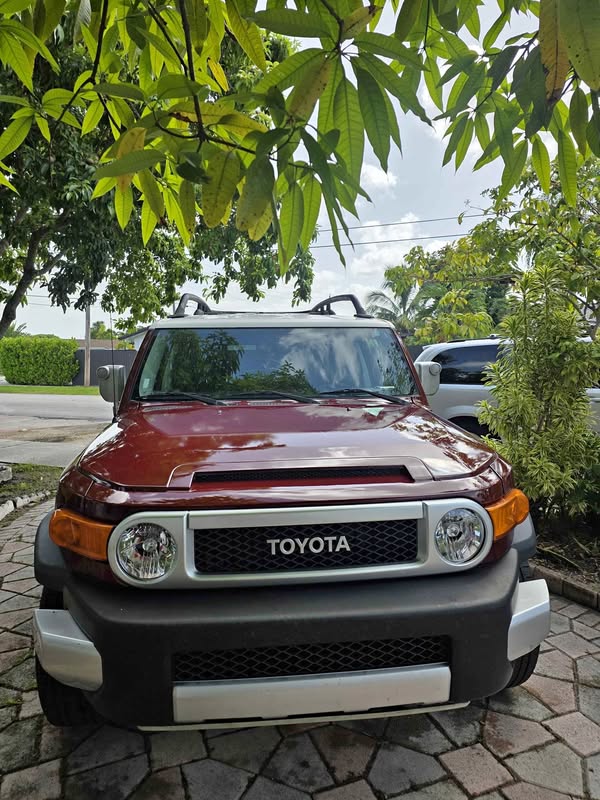 2008 Toyota FJ Cruiser - Sport Utility 2D