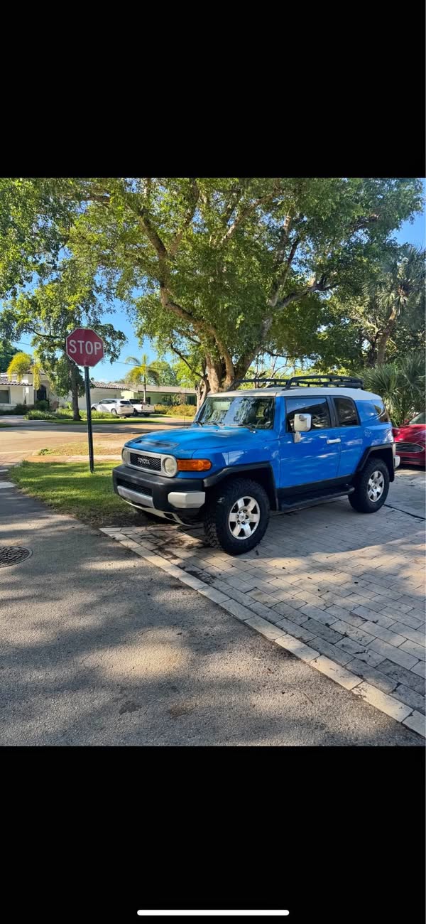 2007 Toyota FJ Cruiser - Sport Utility 2D