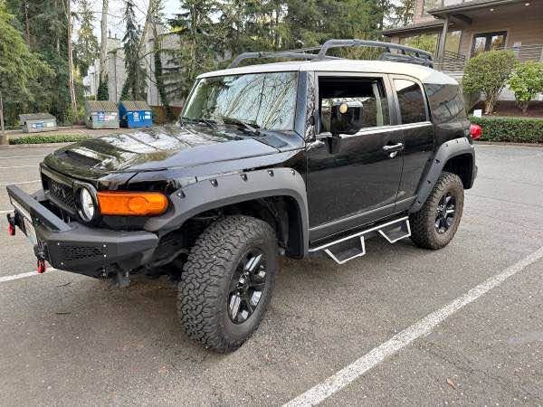 2007 Toyota FJ Cruiser - Sport Utility 2D