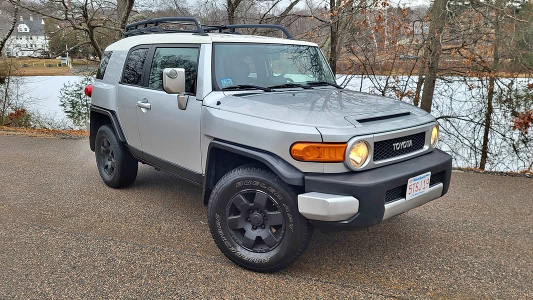 2007 Toyota FJ Cruiser - Sport Utility 2D