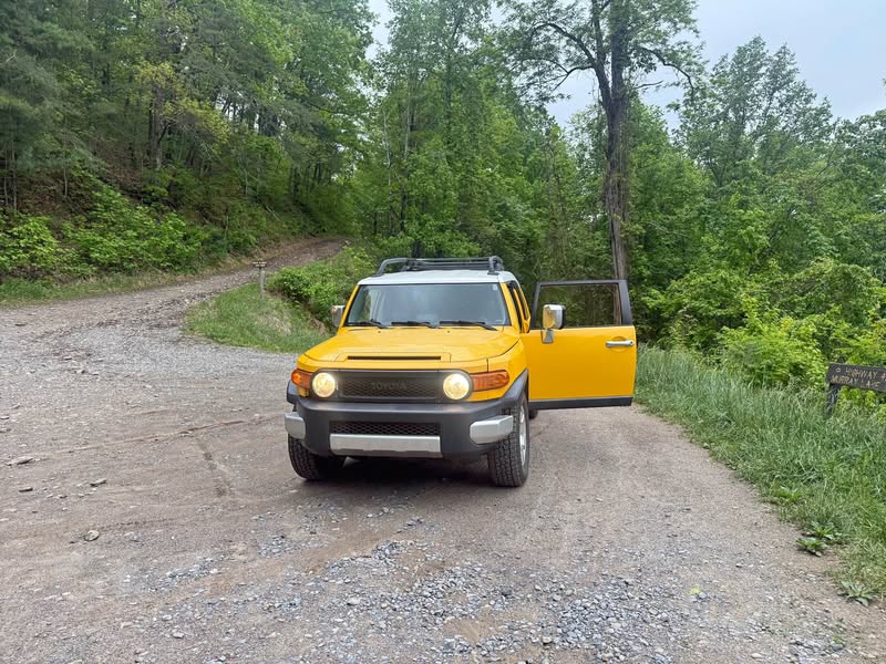 2007 Toyota FJ Cruiser - Sport Utility 2D