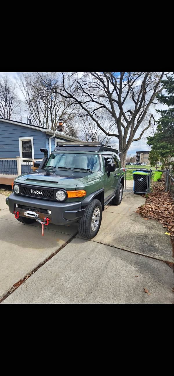 2014 Toyota FJ Cruiser - Sport Utility 2D