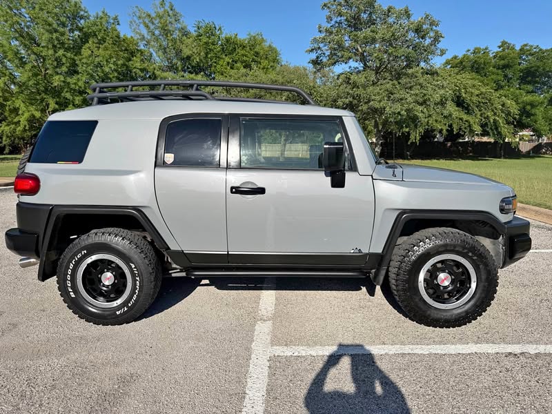 2013 Toyota FJ Cruiser - TRAIL TEAM EDITION 4x4