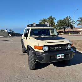 2010 Toyota FJ Cruiser Sport Utility 2D